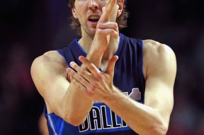 yabo里程碑夜芝加哥公牛手感冰凉，NBA季后赛今晚刷纪录，信心回归，心理建设被强调的简单介绍